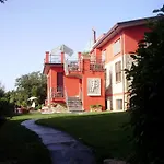 Spring Bed & Breakfast 4*