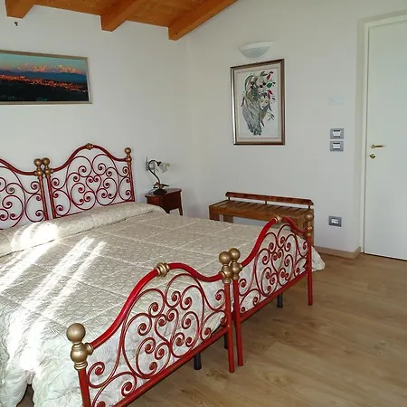 Spring Nocleg ze śniadaniem 4*